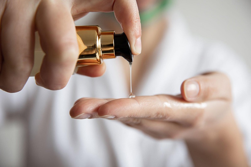 cara menggunakan jojoba oil untuk merawat kulit