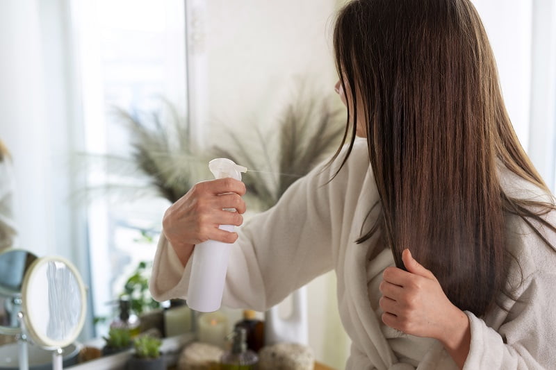 menggunakan minoxidil untuk perawatan rambut