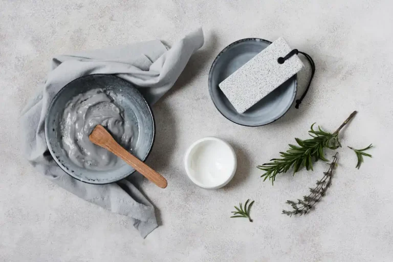 8 Manfaat Bentonite Clay untuk Kulit Wajah & Contoh Produknya