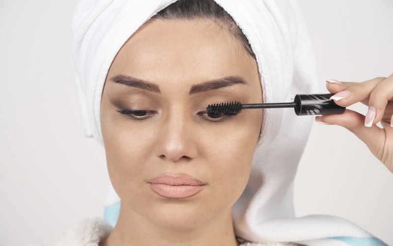 jasa maklon kosmetik curling mascara