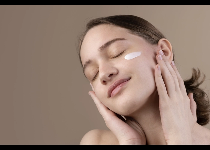 apa perbedaan day cream dan night cream