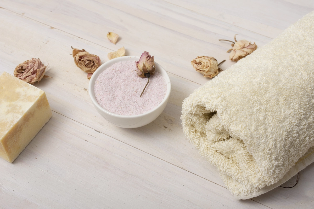 cara menggunakan exfoliating scrub