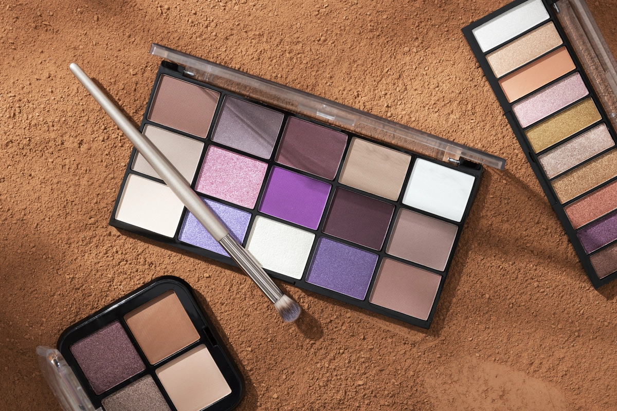 cara blend eyeshadow