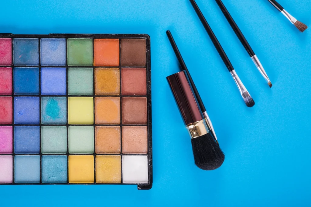 cara memakai eyeshadow untuk kelopak mata berlipat