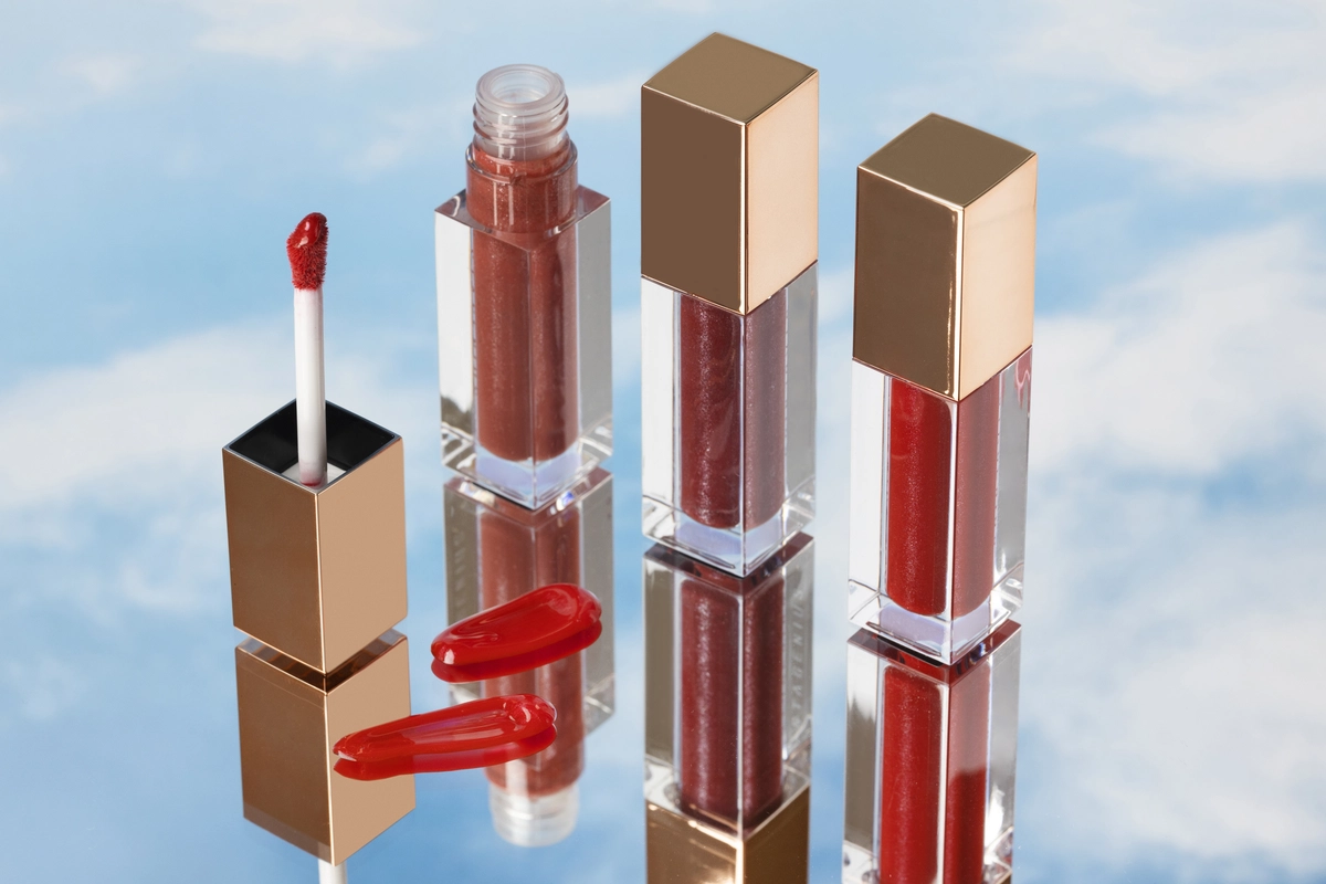 cara memakai lip gloss yang benar