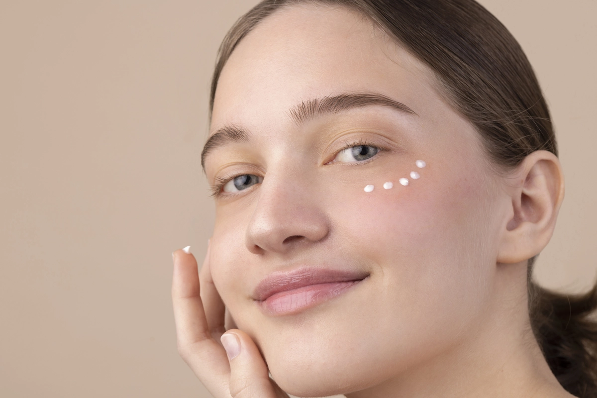 maklon tinted eye cream