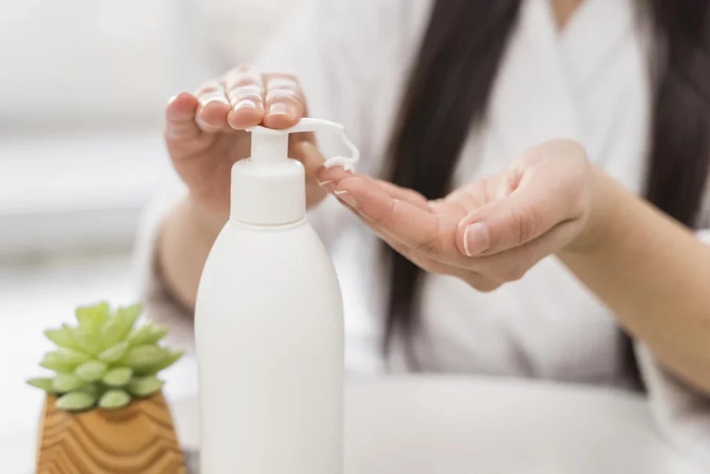 cara double cleansing dengan milk cleanser