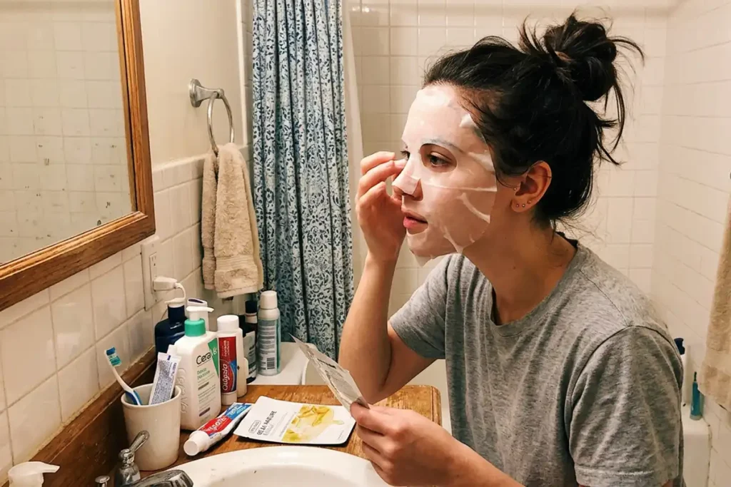 Apakah Setelah Pakai Sheet Mask Harus Cuci Muka Lagi