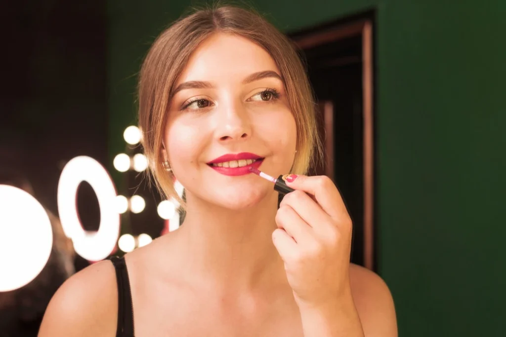 apakah lip matte membuat bibir hitam