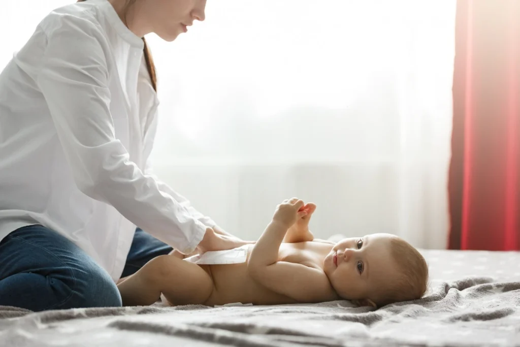 urutan skincare bayi setelah mandi