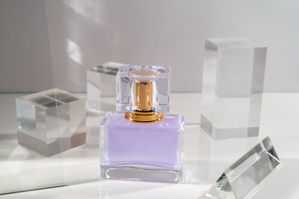 contoh deskripsi produk parfum