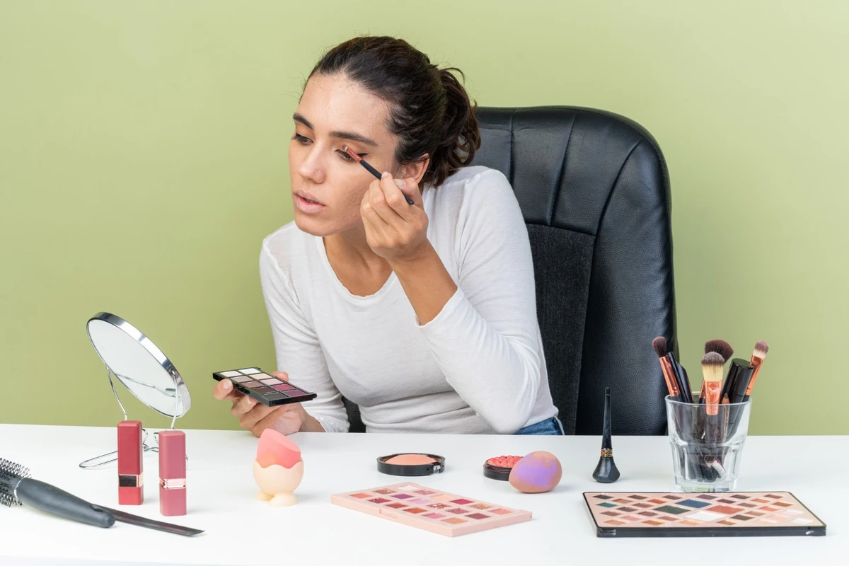 kesalahan make up yang sering terjadi dan dialami pemula