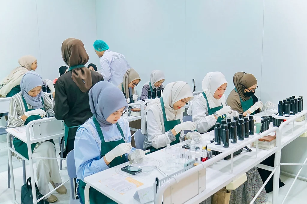 DIY Beauty Lab. Vol. 4: Workshop Biphase Face & Body Toner 