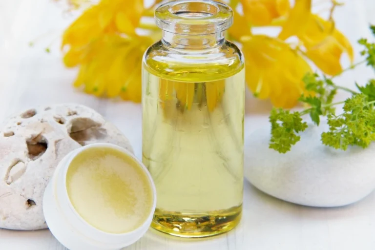 5 Cara Membuat Lip Balm dari Minyak Kelapa yang Aman