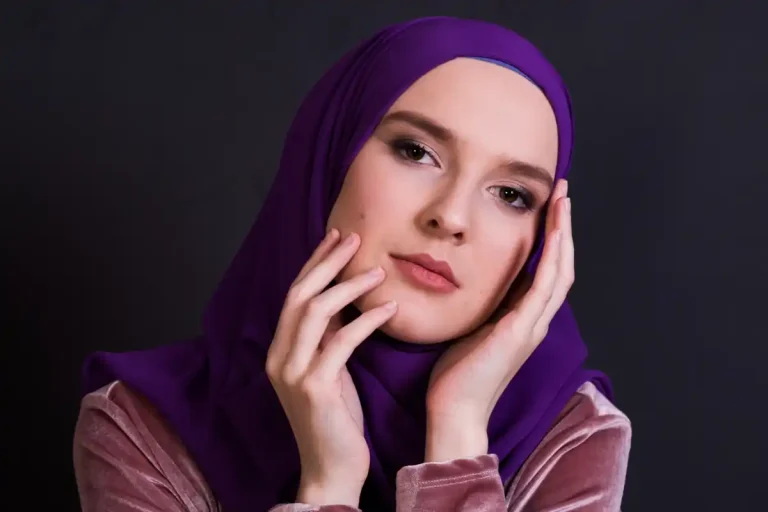 8 Tips Makeup untuk Lebaran agar Tampil Flawless & Tahan Lama Seharian