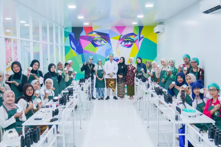 DIY Beauty Lab Vol. 12 Rayakan Hari Kartini Lewat Workshop Body Infused Serum 