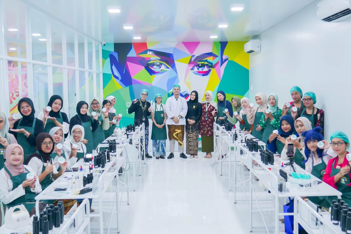 DIY Beauty Lab Vol.12 Foto bersama peserta di akhir acara