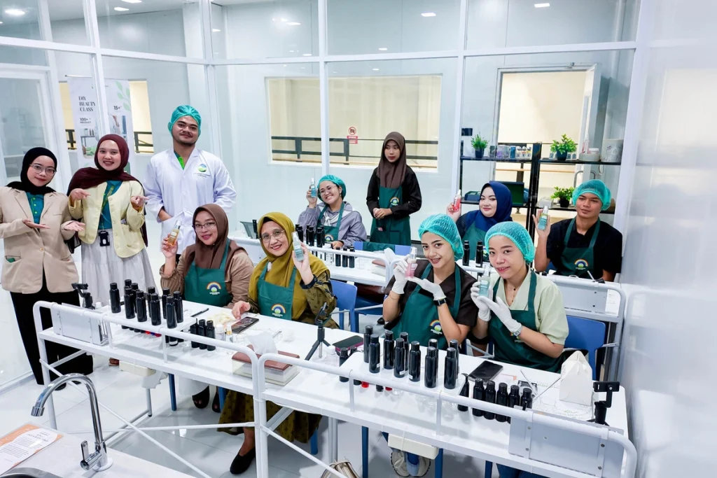 Keseruan DIY Beauty Lab Vol. 14 di Pabrik Mash Moshem Indonesia