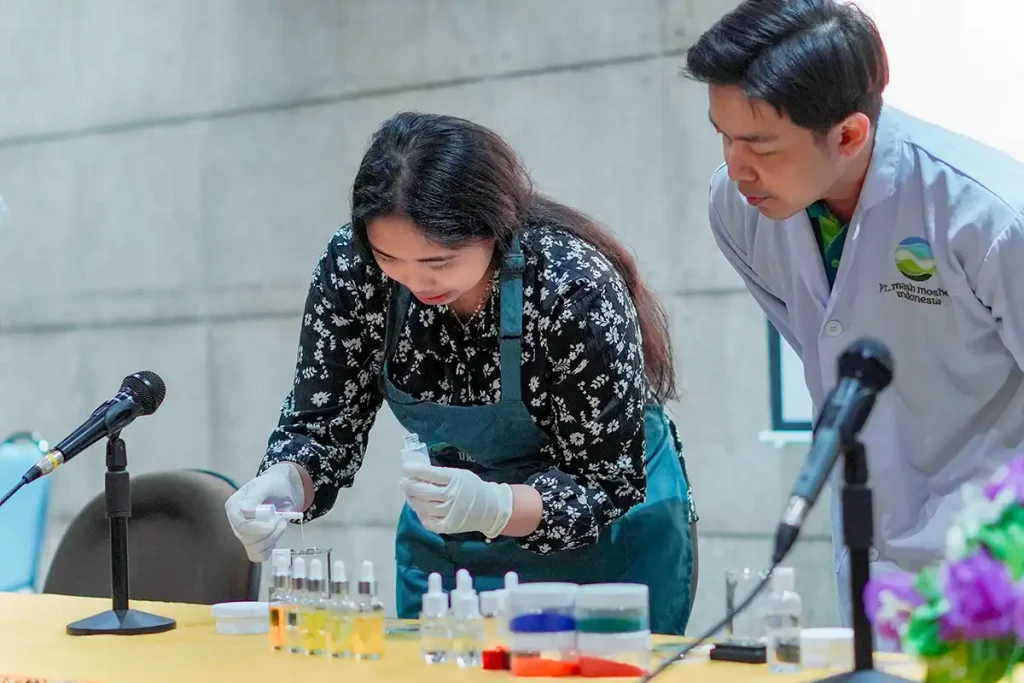 Sesi DIY dengan Tim R&D Mash Moshem