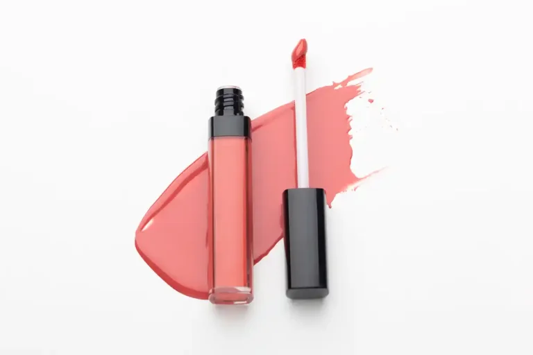 Beauty Hack Terbaru! 5 Cara Membuat Liptint dari Buah Naga di Rumah Aja