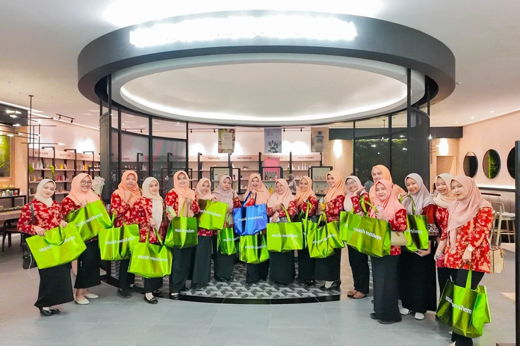DIY Lab x Ibu Dharmawanita foto bersama setelah kegiatan
