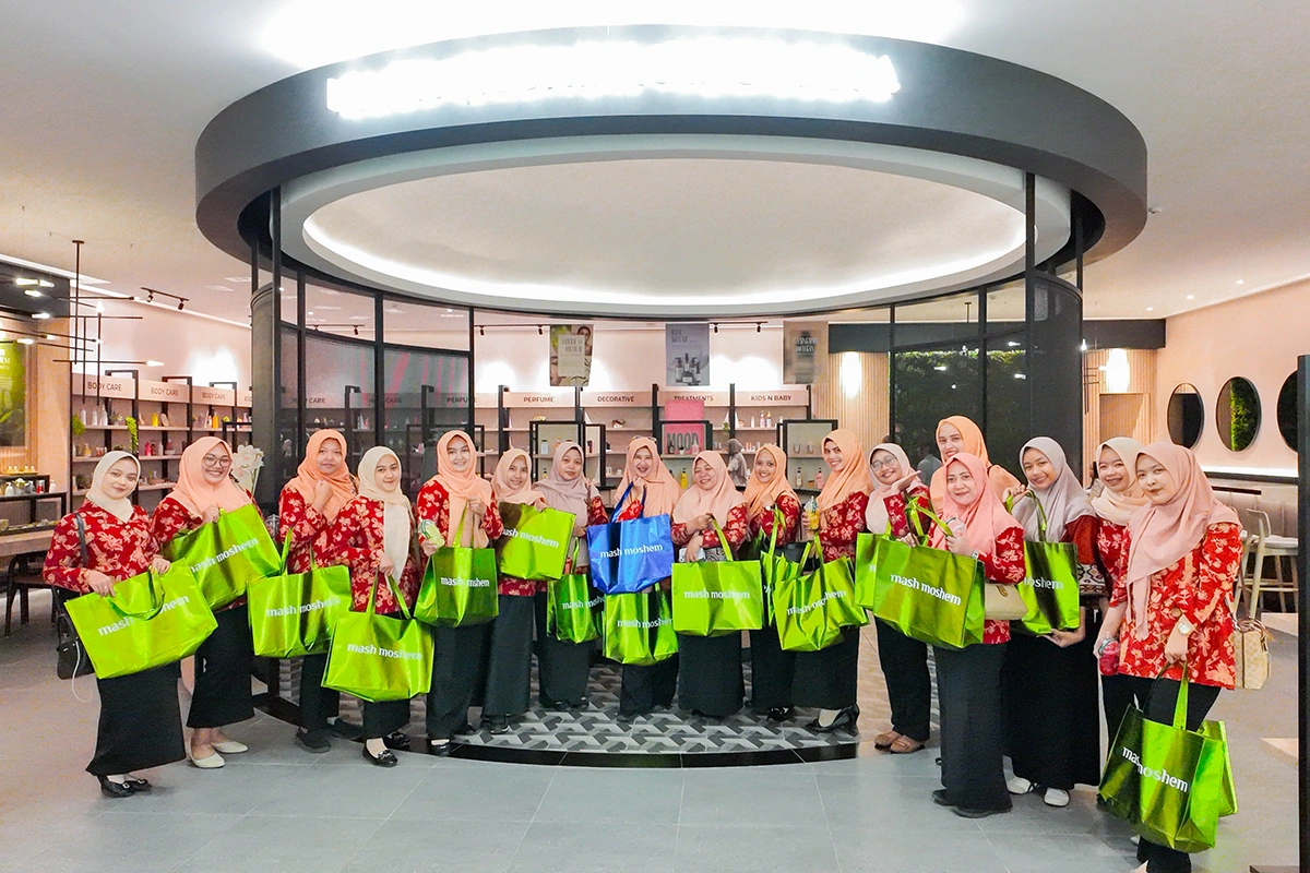 DIY Lab x Ibu Dharmawanita foto bersama setelah kegiatan