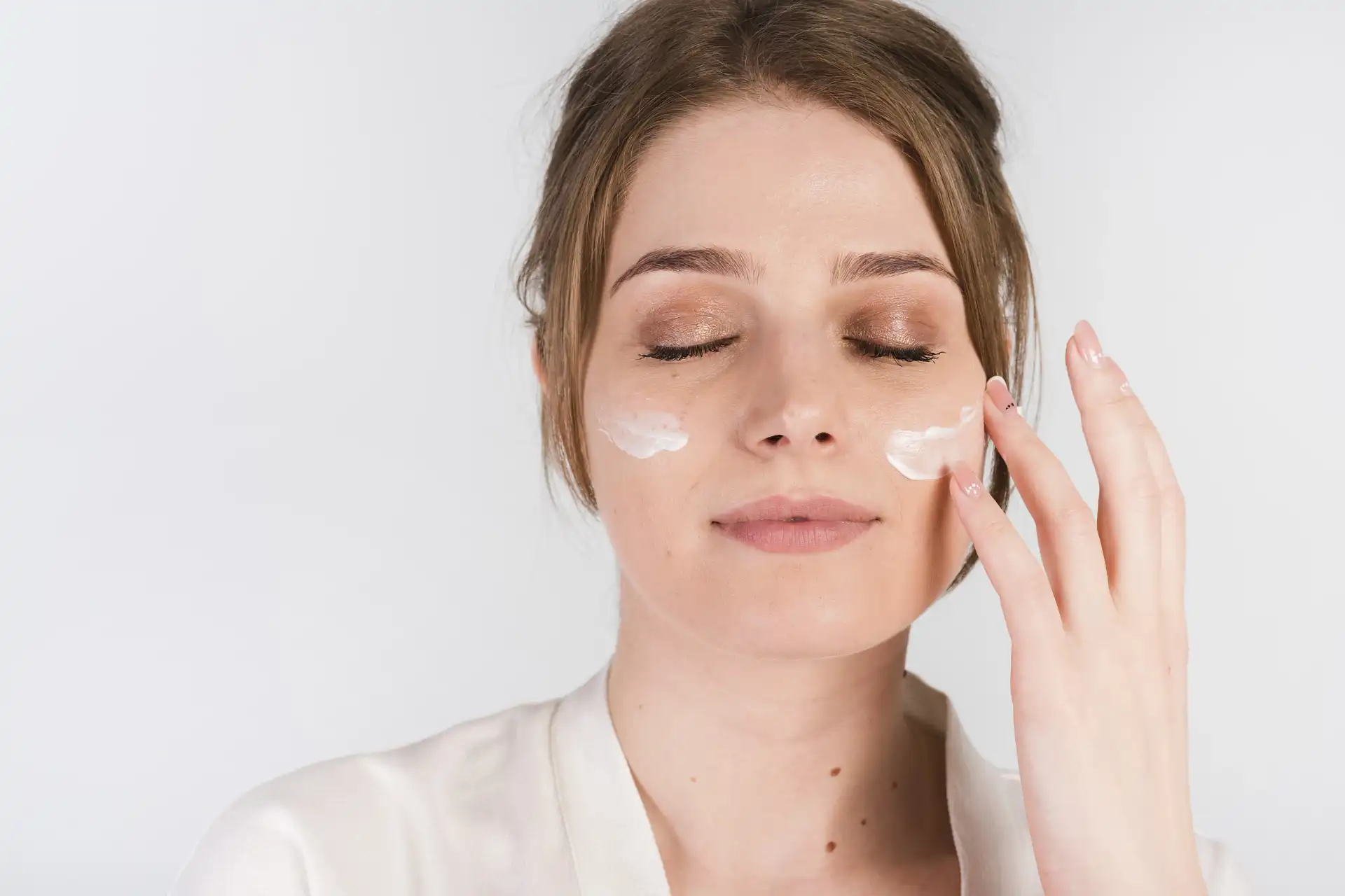 apakah sunscreen bisa menghilangkan bekas jerawat