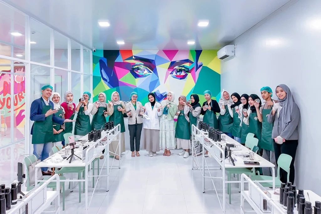 Foto bersama peserta DIY Beauty Lab Vol. 18