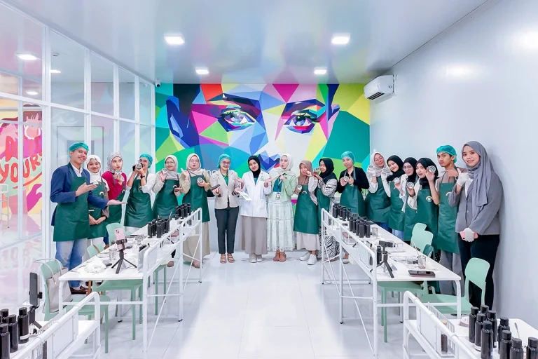 DIY Beauty Lab Vol. 18 Bersama Ruma Pinara Ajak Peserta Meracik Body Scrub dan Belajar Latte Art 