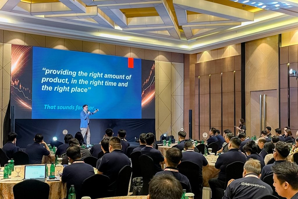 Acara seminar CEO Global Batch 3 di Jakarta. 
