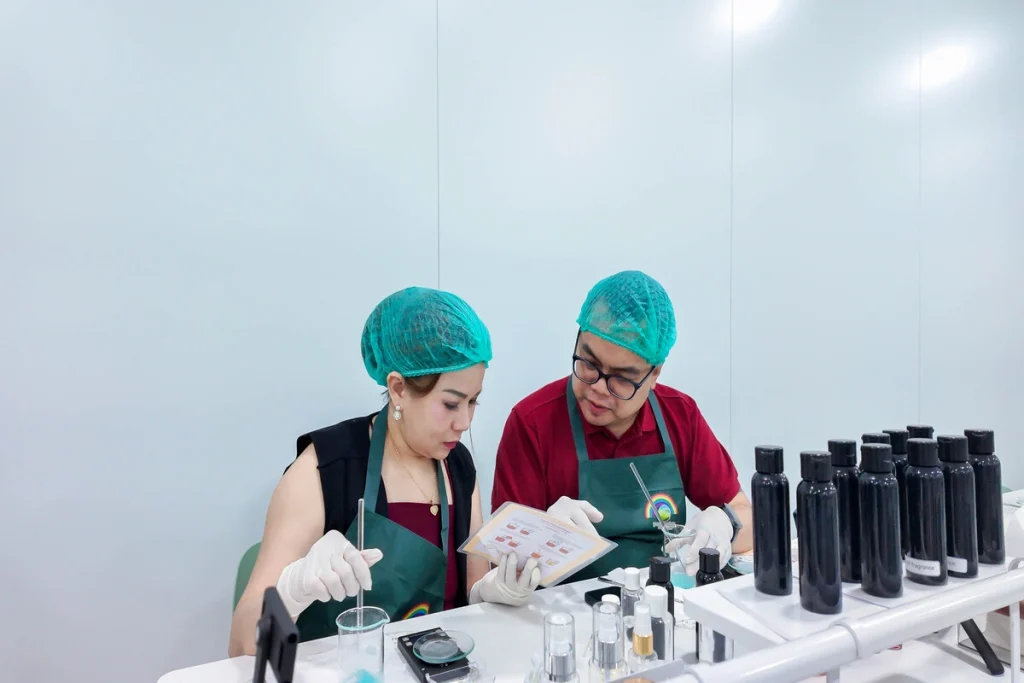 Peserta DIY Beauty Lab Vol. 20 mengikuti sesi workshop