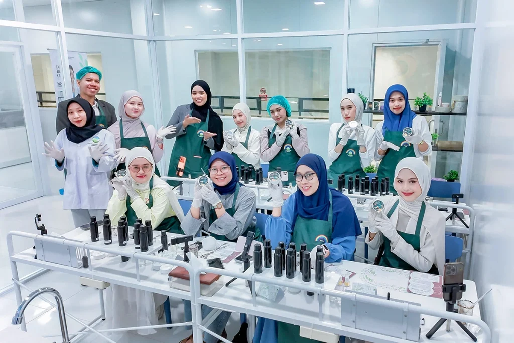 Foto bersama peserta DIY Beauty Lab Vol. 21