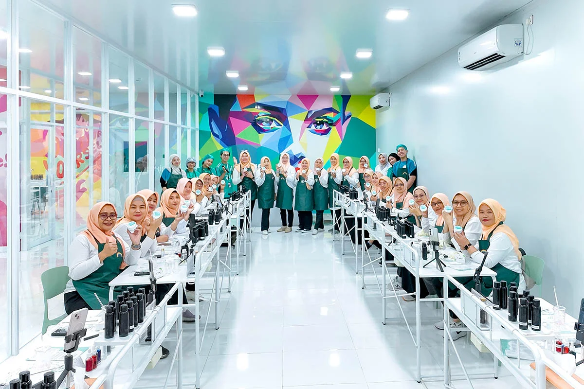 Foto bersama peserta DIY Beauty Lab Vol. 25