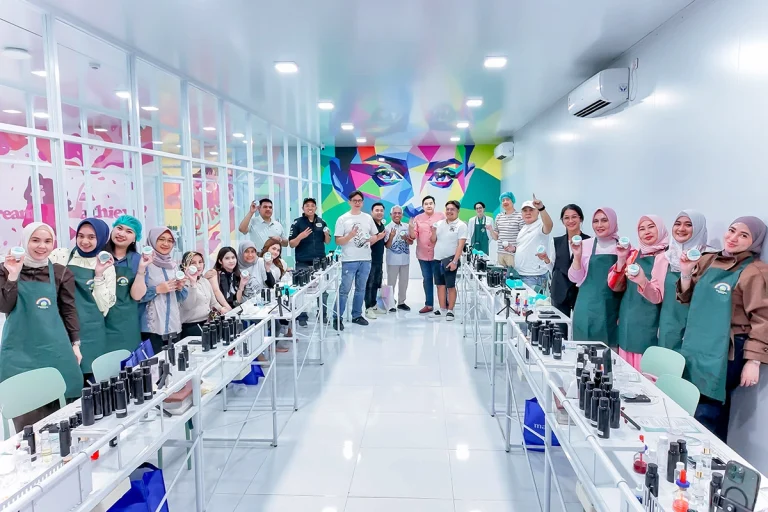 Komunitas Rubicon Intip Produksi Kosmetik di Pabrik Mash Moshem 