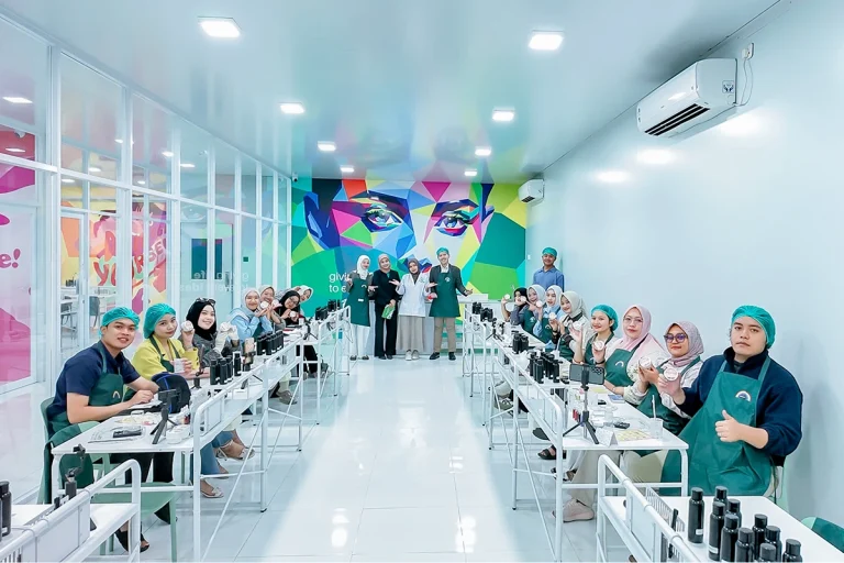 DIY Beauty Lab Vol. 27 Kenalkan Peluang Bisnis Dewy Hydra Body Lotion 