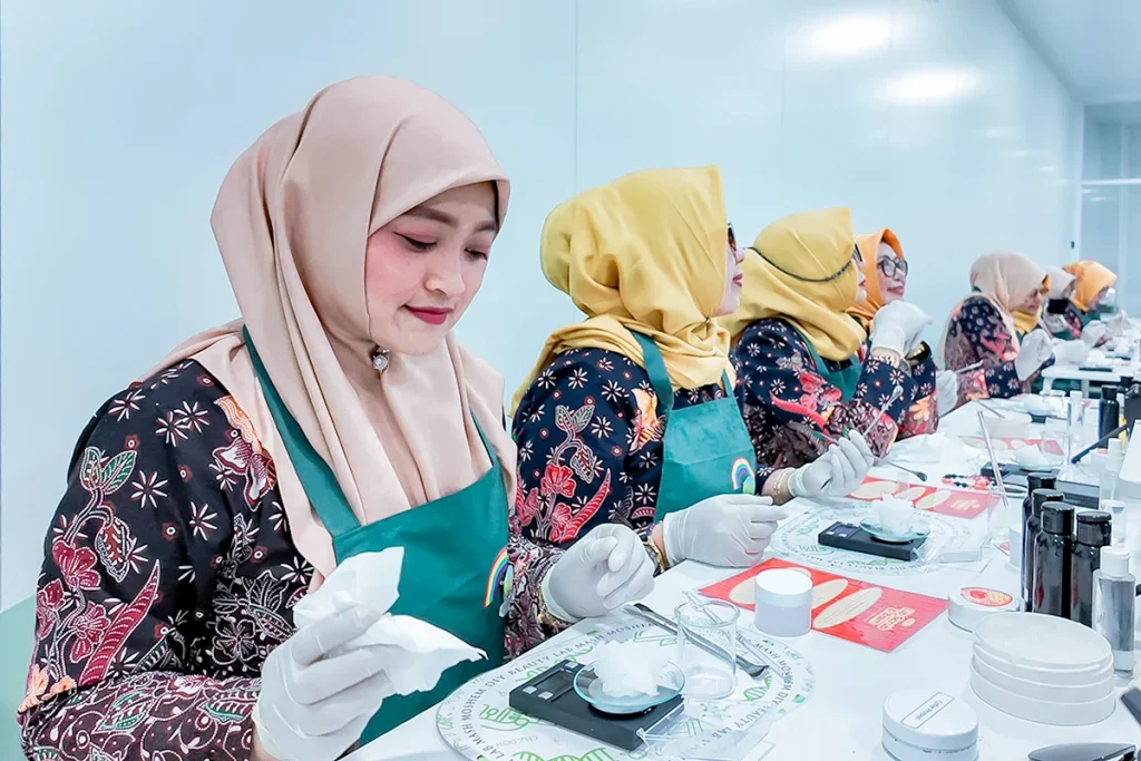 Peserta IWAPI belajar buat 2in1 sscrub & balm di DIY Beauty Lab Vol. 26