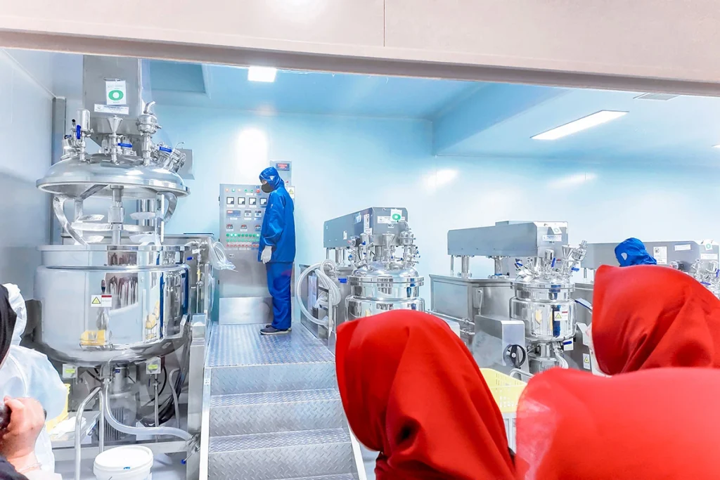factory tour fasilitas produksi maklon kosmetik.